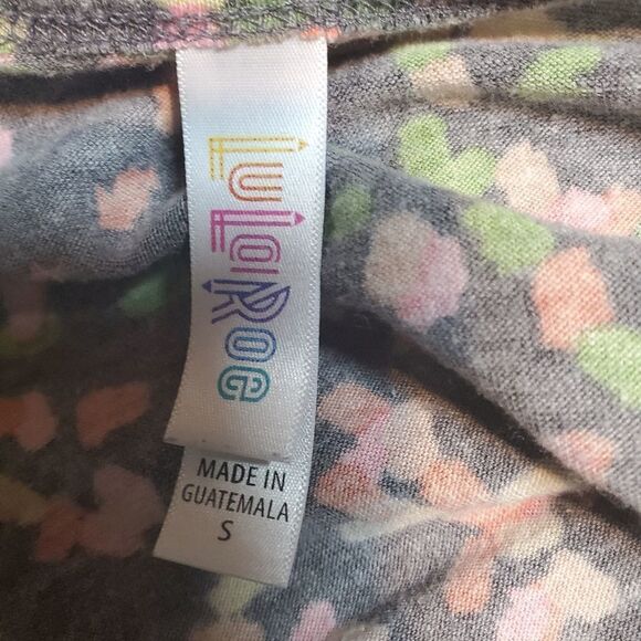 LuLaRoe Gray Patterned Top (S) - Picture 5 of 5